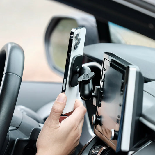 Offroam  Toyota Corolla 2020-2026 | Corolla Cross 2022-2026 MagSafe-compatible Phone Mount - Qi2 Charging